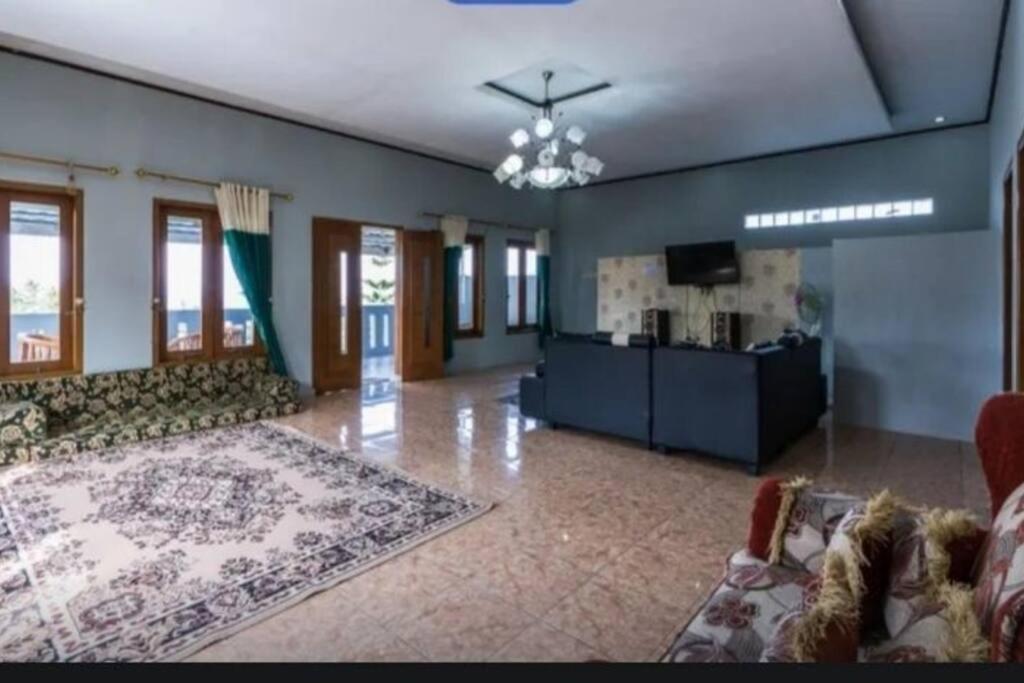 Villa Mutiara Citra Puncak Bu Eva Sampal 外观 照片