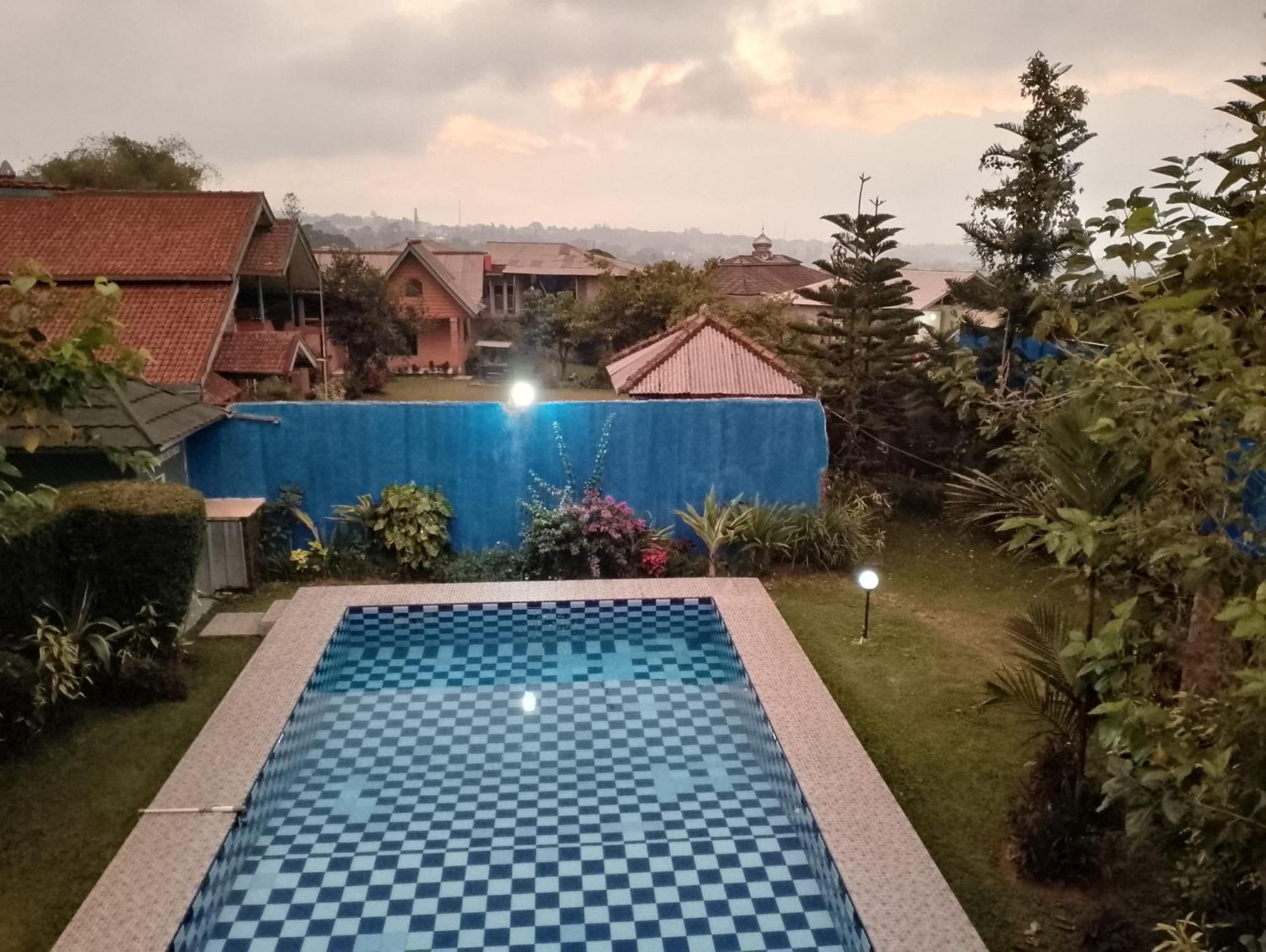 Villa Mutiara Citra Puncak Bu Eva Sampal 外观 照片