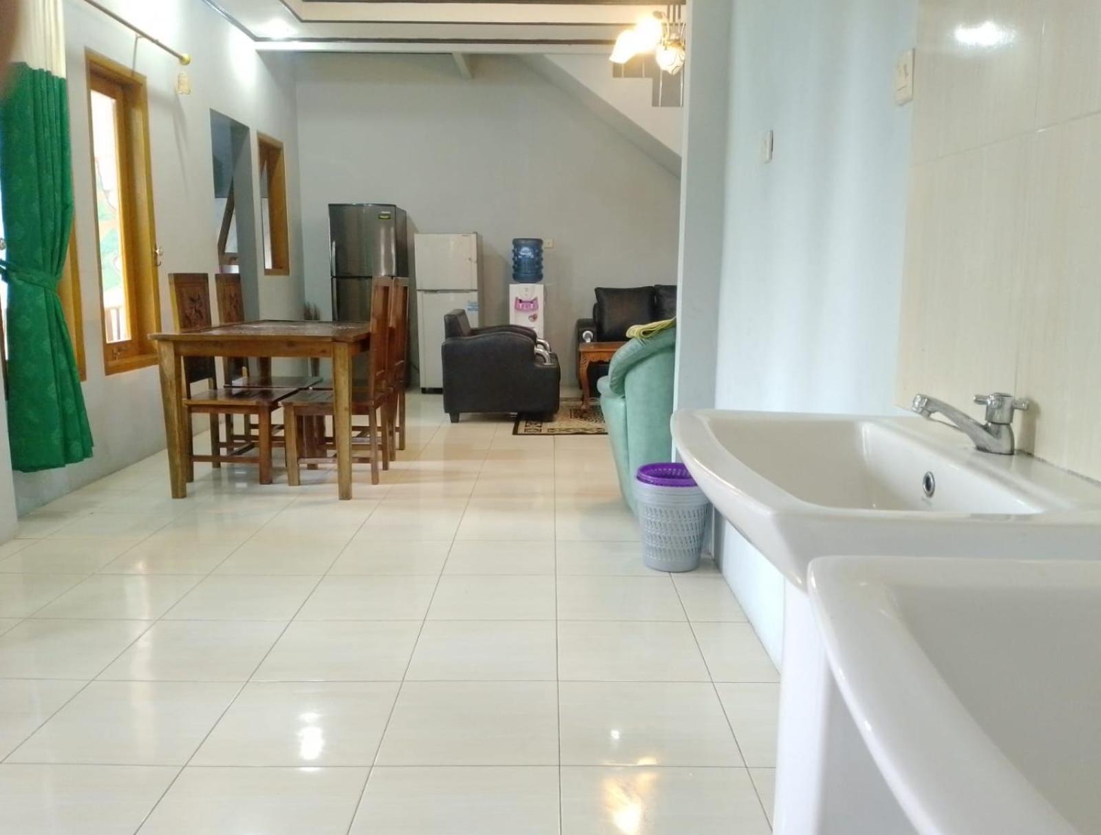 Villa Mutiara Citra Puncak Bu Eva Sampal 外观 照片