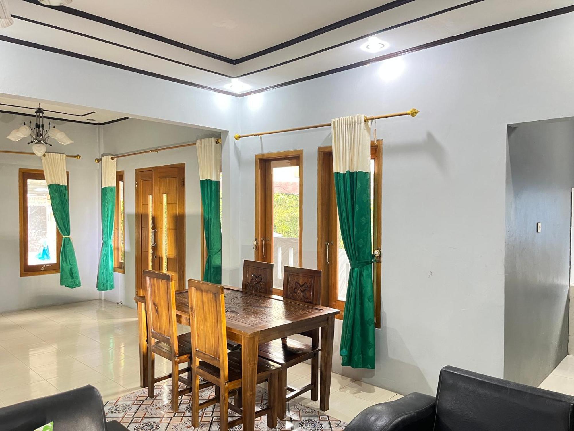Villa Mutiara Citra Puncak Bu Eva Sampal 外观 照片