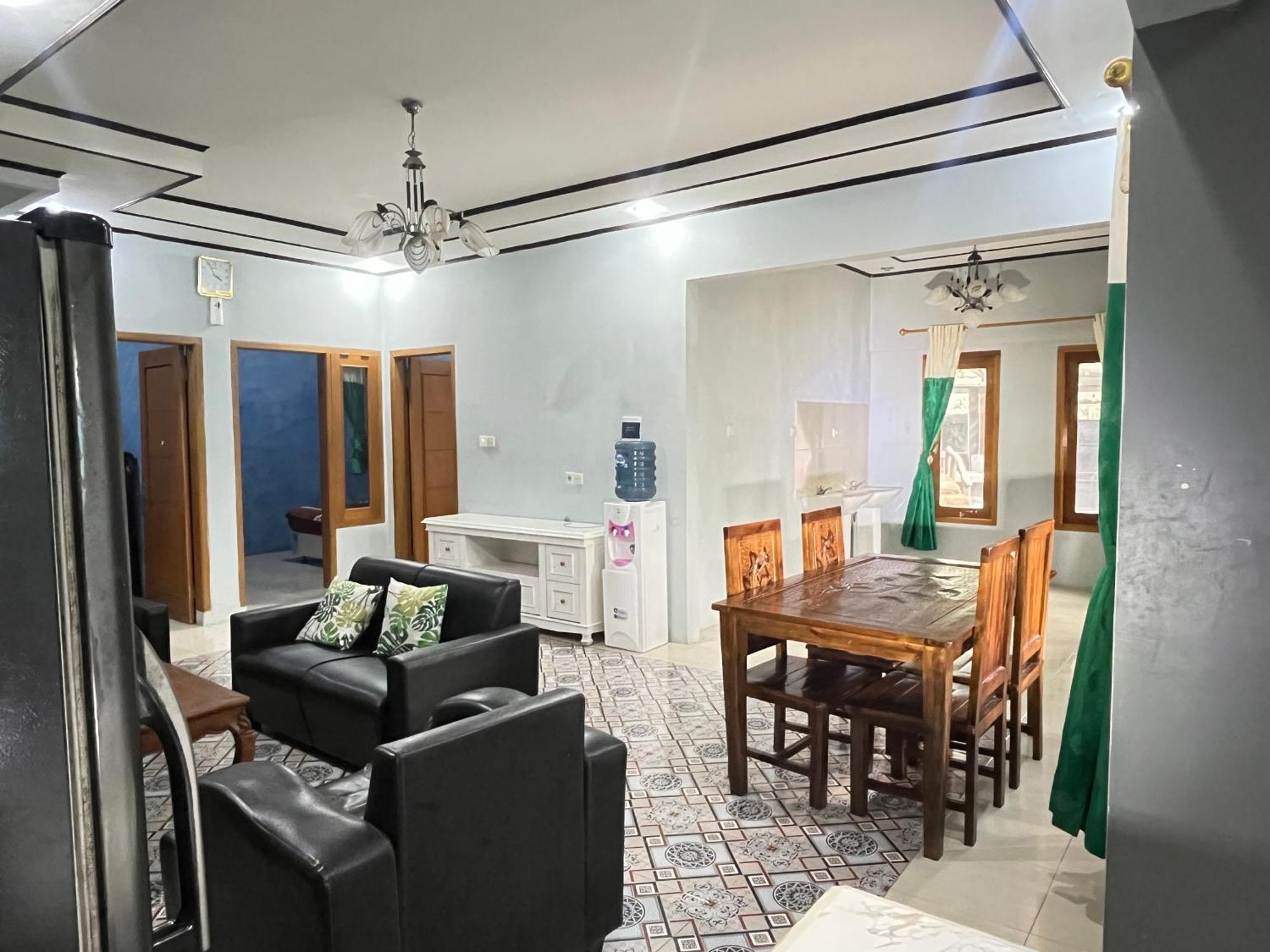 Villa Mutiara Citra Puncak Bu Eva Sampal 外观 照片